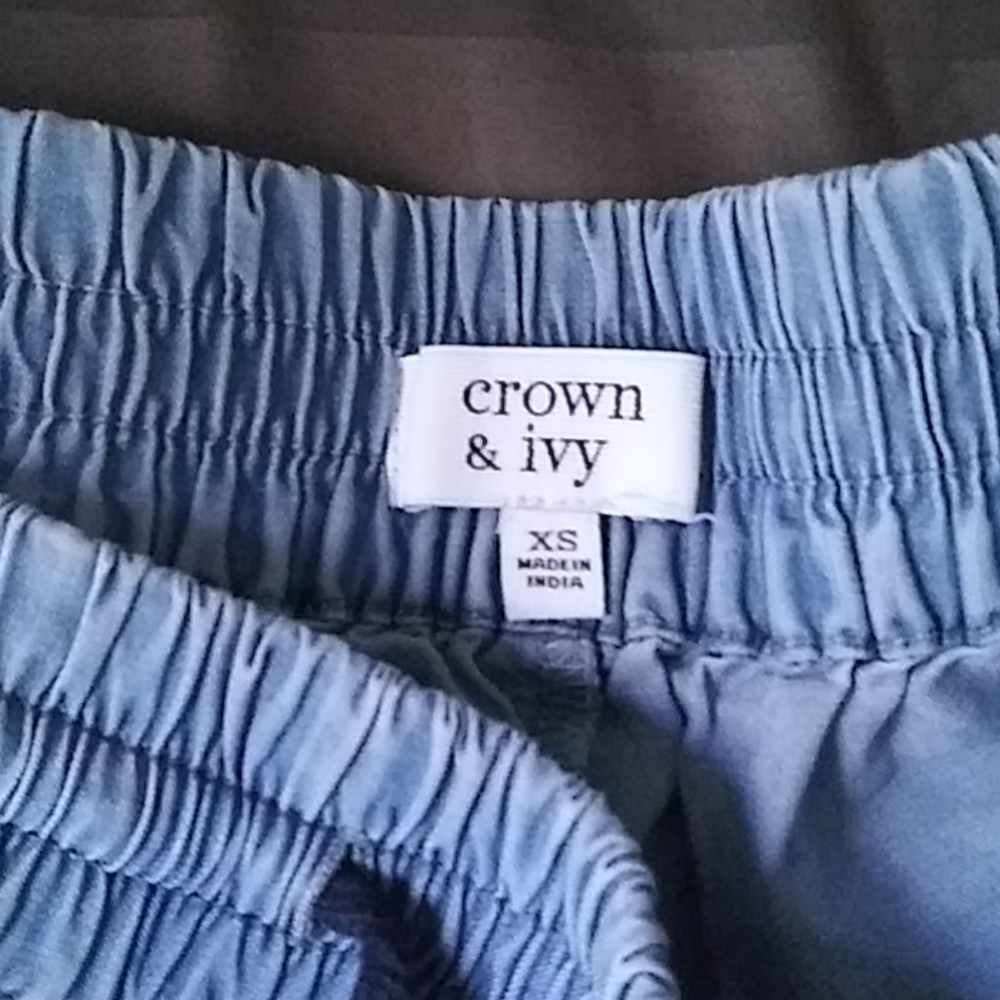 Shorts - Picture 2 of 3